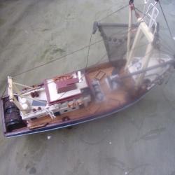 maquette de chalutier 45 cm