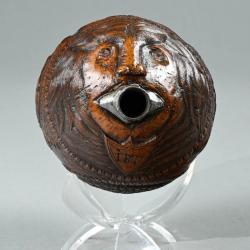 Poire à poudre en noix de coco sculptée XIX ème siècle
