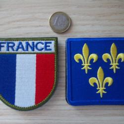 lot 2 écussons insignes drapeau Français et fleur-de-lys collection