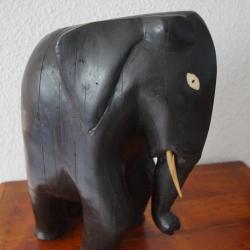 GRAND ELEPHANT EN EBENE