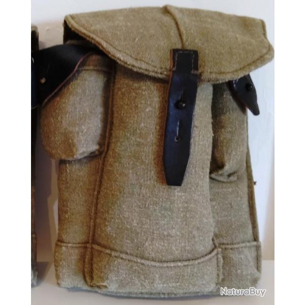 Porte-chargeurs AK-47 priode guerre froide de l'arme Tchcoslovaque en excellent tat. N2.