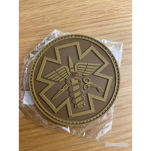 Écusson Médic Patch Velcro kaki coyote sable désert PVC