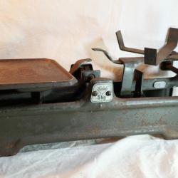 rare balance réglementaire MILITAIRE armée 5KG - datée 1943 REF FON25BAL001
