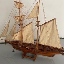 BATEAU  ANCIEN  DE  GUERRE