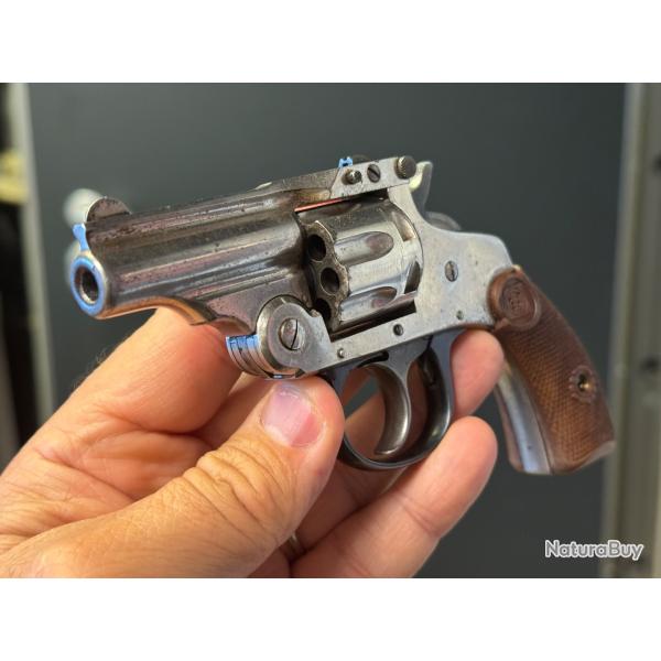 unique en france  revolver harrington snubnose 7 coups 22 lr.