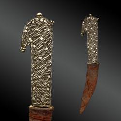 DAGUE YEMENITE, KHADAAM. Poignée aux clous d'argent Yémen, début XXème siècle