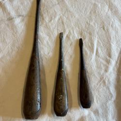 un lot de trois tournevis anciens militaire