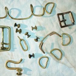 Boucles et attache divers d'occasion