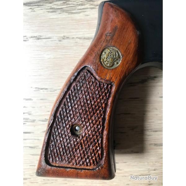 Pour tout S&W K, square butt, plaquettes d'origine.