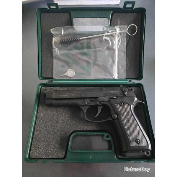 "Beretta 92 F" noir cal. 9mm + 50 cartouches  blanc + Balles dfense 18mm