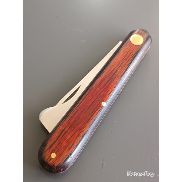 ANCIEN COUTEAU DE MTIER, THIERS, manche bois.