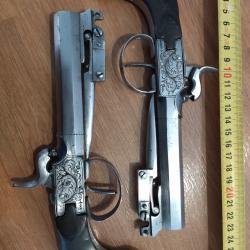 paire de pistolets de poche &agrave; piston et ba&iuml;onnette lan&ccedil;ante