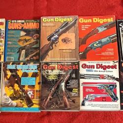 Lot de 10 revues américaines sur les armes gun Digest, scooters bible, guns and ammo