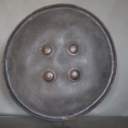 Un grand bouclier Indo-Persan dit dhal - Nord de l'Inde ou régions Himalayennes, 19ème siècle