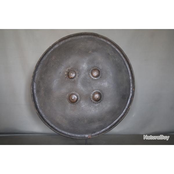 Un grand bouclier Indo-Persan dit dhal - Nord de l'Inde ou rgions Himalayennes, 19me sicle