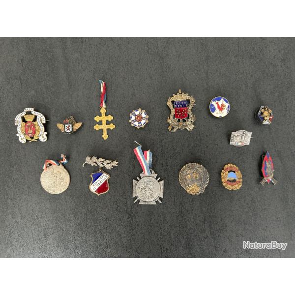INSIGNES, BROCHES, DCORATIONS MILITAIRES (lot de14).