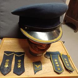 Lot Armée Fédérale Yougoslave - casquette - pattes d'épaules, épaulettes et col