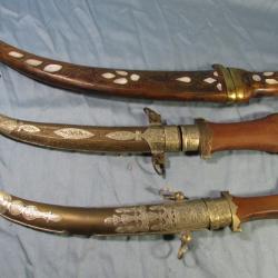Lot de 3  couteaux poignards arabes ,  travail ethnique ,collection, décoration