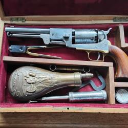 Revolver colt dragoon.