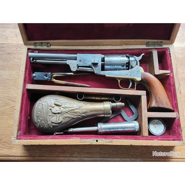 Revolver colt dragoon.
