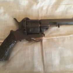 Rare Revolver a broche 9mm a decor floral collection napoleon III