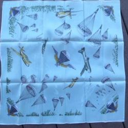 JOLI FOULARD PARACHUTISTE ANCIEN COULEUR BLEU CLAIR