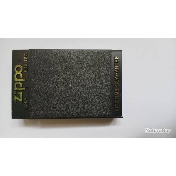 Briquet Zippo (F)