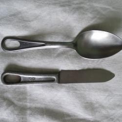 Couteau de mess US daté 1945 et cuillère de mess US