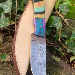 Couteau Skinner Damas Lame Drop Point Acier 256 Couches Manche Bois/Résine Etui Cuir F Artisanale