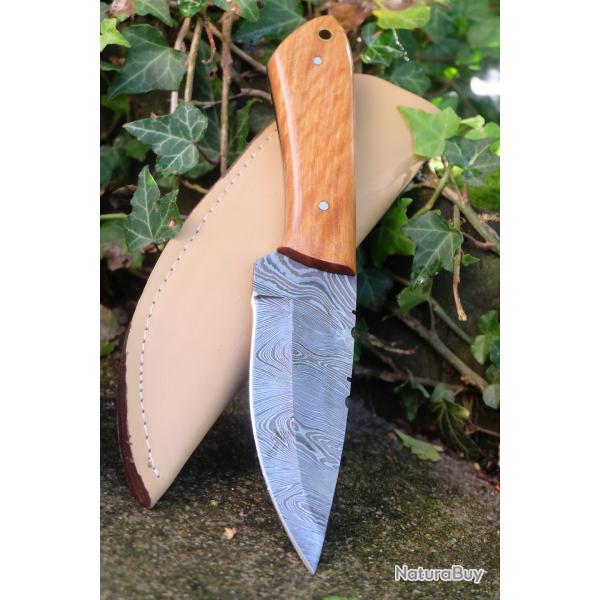 Skinner Couteau de Chasse Damas Lame 256 Couches Manche Bois Fabric Artisanale Etui Simili Cuir