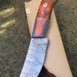 Couteau Skinner Damas Lame Drop Point Acier 256 Couches Manche Bois/Résine Etui Cuir F Artisanale 01