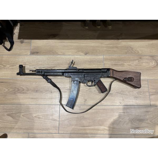 STG44 - MP44 - Rplique factice Denix customise avec sangle d'poque ww2