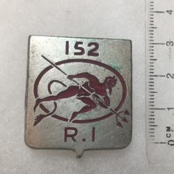FRANCE INFANTERIE - Insigne 152° R.I. Régiment d Infanterie Fraisse 477