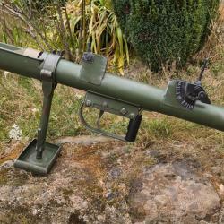 replique du mortier de PIAT avec marquages, manoeuvrable