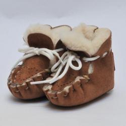 Chaussons de bébés peau d'agneau véritable moka Taille 4