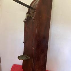 Pompe à huile  d'olives.  Provençal