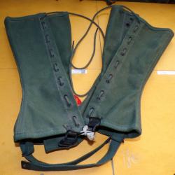 PAIRE DE GUETRES  DE L'ARMEE ANGLAISE DE 1945 WWII , COULEUR KAKI TAILLE 1  , BON ETAT VOIR PHOTOS .