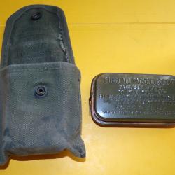 ARMEE AMERICAINE U.S : ETUI + PANSEMENT INDIVIDUEL OU POUR LA BOUSSOLE  , PERIODE 1960-1970 ENVIRON