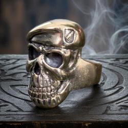 Bague chevaliere militaire tete de mort beret en Laiton Massif T63 - Biker harley davidson commando