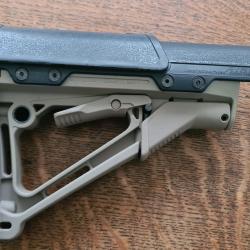 Crosse Magpul CTR mil-spec pour AR-15 fde + réhausseur de joue Larue Tactical RISR noir