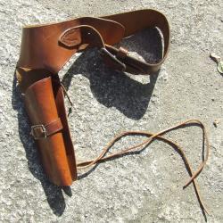 CEINTURON ET HOLSTER POUR REVOLVER POUDRE NOIRE FAR WEST,  WESTERN.