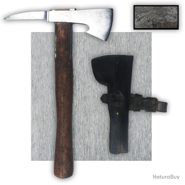 RARE & MASSIVE HACHE DE SAPEUR POMPIER OU DE GARDE CHASSE AVEC BAUDRIER XX ORIGINAL