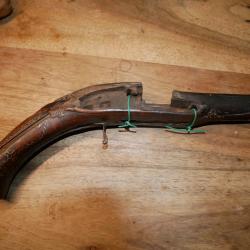 Crosse de pistolet à silex période Louis XIV / XV