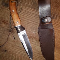 couteaux de chasse rando foret