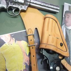 ETUI D'aisselle "BELMONDO" dans FLIC ou VOYOU (Entreprise artisanale française )