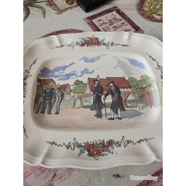 PLAT DE LA FAIENCERIE FRANCAISE DE SARREGEMINES
