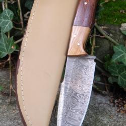 Couteau Skinner Damas Lame Harpoon Acier 256 Couches Manche 2 Bois Etui Cuir Fabric Artisanale