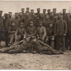 CARTE POSTALE PHOTO PHOTO DE GROUPE DE MILITAIRES ALLEMANDS -N&deg;1600