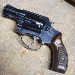 Smith Wesson 36 chiefs police 38 spécial 2 pouces bronze  très bon état, Holster de ceinture cuir.