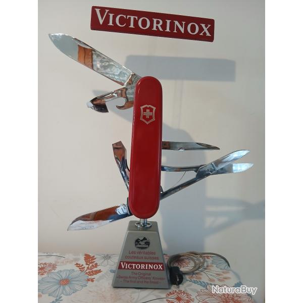 Automate articul  de vitrine couteau suisse VICTORINOX